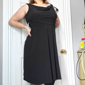 Black sleevless dress